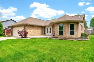 8818 Trowbridge Way, Huber Heights, OH 45424 - Photo 4