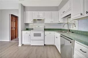 6305 Meditation Ln, Dayton, OH 45449 - Photo 12