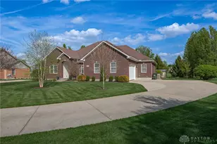 2027 Liberty Ct, Xenia Twp, OH 45385 - Photo 2