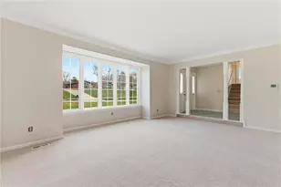 6835 St Laurent Cir, Washington Twp, OH 45459 - Photo 8