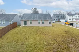 195 Skyway Dr, Springfield Twp, OH 45505 - Photo 6