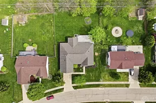 6899 Evergreen Cir, Huber Heights, OH 45424 - Photo 6