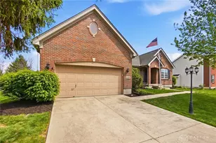 6899 Evergreen Cir, Huber Heights, OH 45424 - Photo 10