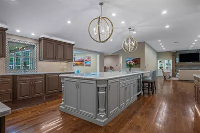 317 Colonial Lane, Washington Twp, OH 45429 - Photo 16