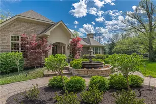 317 Colonial Ln, Washington Twp, OH 45429 - Photo 2