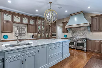 317 Colonial Lane, Washington Twp, OH 45429 - Photo 18