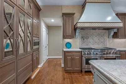 317 Colonial Lane, Washington Twp, OH 45429 - Photo 18