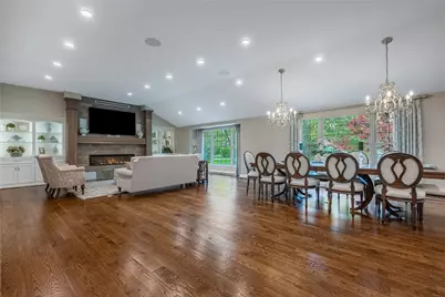 317 Colonial Lane, Washington Twp, OH 45429 - Photo 10