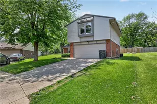 2294 Cross Village Dr, Miami Township, OH 45342 - Photo 2