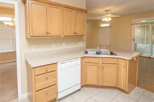 7444 New York Way, Butler Twp, OH 45414 - Photo 14