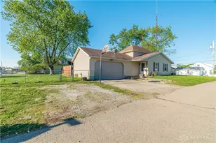 220 Racer St, Troy, OH 45373 - Photo 2