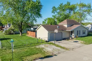 220 Racer St, Troy, OH 45373 - Photo 4