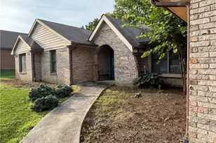 3399 Mill Run Dr, Beavercreek, OH 45432 - Photo 10