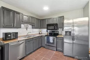 2476 Bradshire, Miami Township, OH 45342 - Photo 2