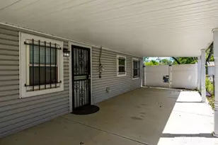 736 Oakleaf Dr, Dayton, OH 45417 - Photo 2