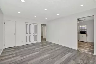 736 Oakleaf Dr, Dayton, OH 45417 - Photo 4