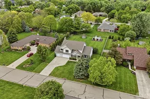 1881 Laurel Creek Dr, Troy, OH 45373 - Photo 4