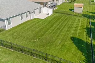 1151 Parklawn Ct, Troy, OH 45373 - Photo 8