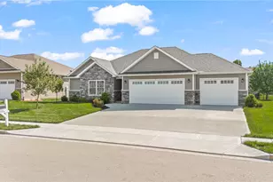 1151 Parklawn Ct, Troy, OH 45373 - Photo 2