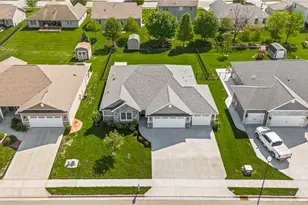 1151 Parklawn Ct, Troy, OH 45373 - Photo 6