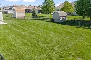 1151 Parklawn Ct, Troy, OH 45373 - Photo 10
