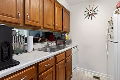 5454 Bromwick Drive, Dayton, OH 45426 - Photo 8
