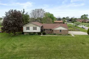 2341 Clubside Dr, Beavercreek, OH 45431 - Photo 2