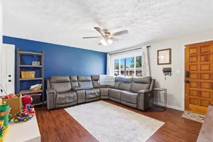 444 Scarborough Ct, New Lebanon, OH 45345 - Photo 6
