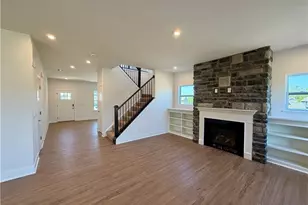 130 Magnolia Ln, Springboro, OH 45066 - Photo 2