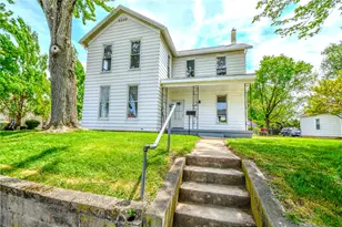 138 E Main St, West Carrollton, OH 45449 - Photo 1