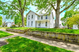 138 E Main St, West Carrollton, OH 45449 - Photo 2