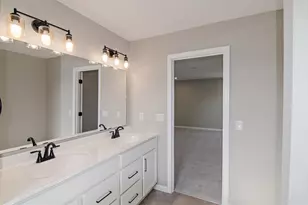 154 Kenneth Hamilton Way, Yellow Springs Vlg, OH 45387 - Photo 16