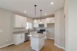 154 Kenneth Hamilton Way, Yellow Springs Vlg, OH 45387 - Photo 2