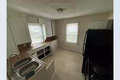 2122 S Smithville Road, Dayton, OH 45420 - Photo 8