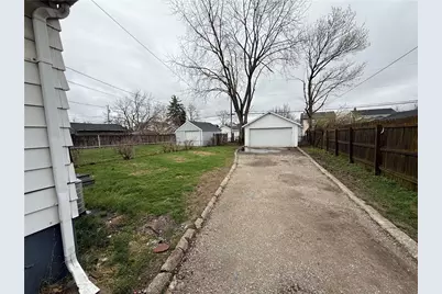 2122 S Smithville Road, Dayton, OH 45420 - Photo 4