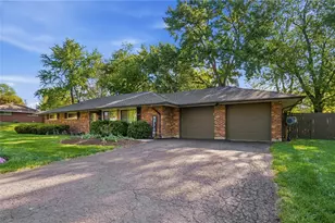 9226 Stephanie St, Dayton, OH 45458 - Photo 2