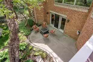 1209 Club View Dr, Centerville, OH 45458 - Photo 2