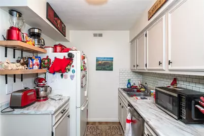 7815 N Main Street #14, Dayton, OH 45415 - Photo 6