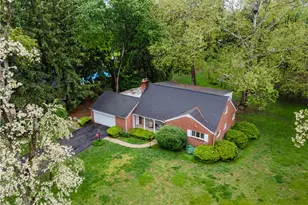 517 Locust Hill Dr, Englewood, OH 45322 - Photo 2