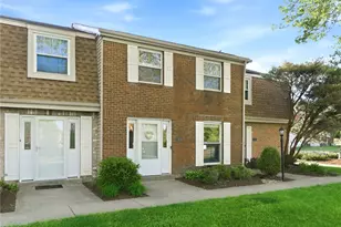 1414 Crown Point Ct, Beavercreek, OH 45434 - Photo 4