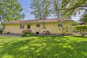 6605 Highbury Rd, Huber Heights, OH 45424 - Photo 20