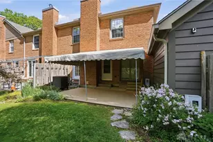 2 Nicholson Ct, Washington Twp, OH 45459 - Photo 2