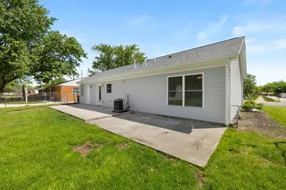 300 Lutz Drive, Union, OH 45322 - Photo 12