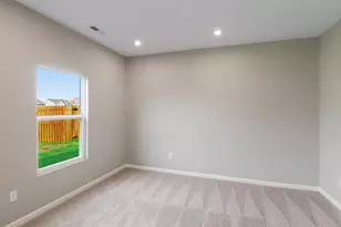 622 Tulip Dr, Yellow Springs Vlg, OH 45387 - Photo 6