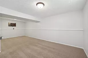 817 W Martindale Rd, Englewood, OH 45322 - Photo 22