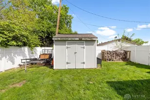 804 Treherne Ln, Englewood, OH 45322 - Photo 34