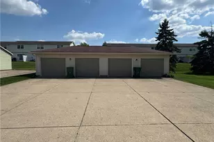 1250 Robbins Run Ct, Centerville, OH 45458 - Photo 2