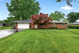 1086 Ceylon Cir, Beavercreek, OH 45430 - Photo 2