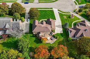 10161 Apple Springs Dr, Washington Twp, OH 45458 - Photo 4