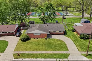 6629 Hubbard Dr, Huber Heights, OH 45424 - Photo 2